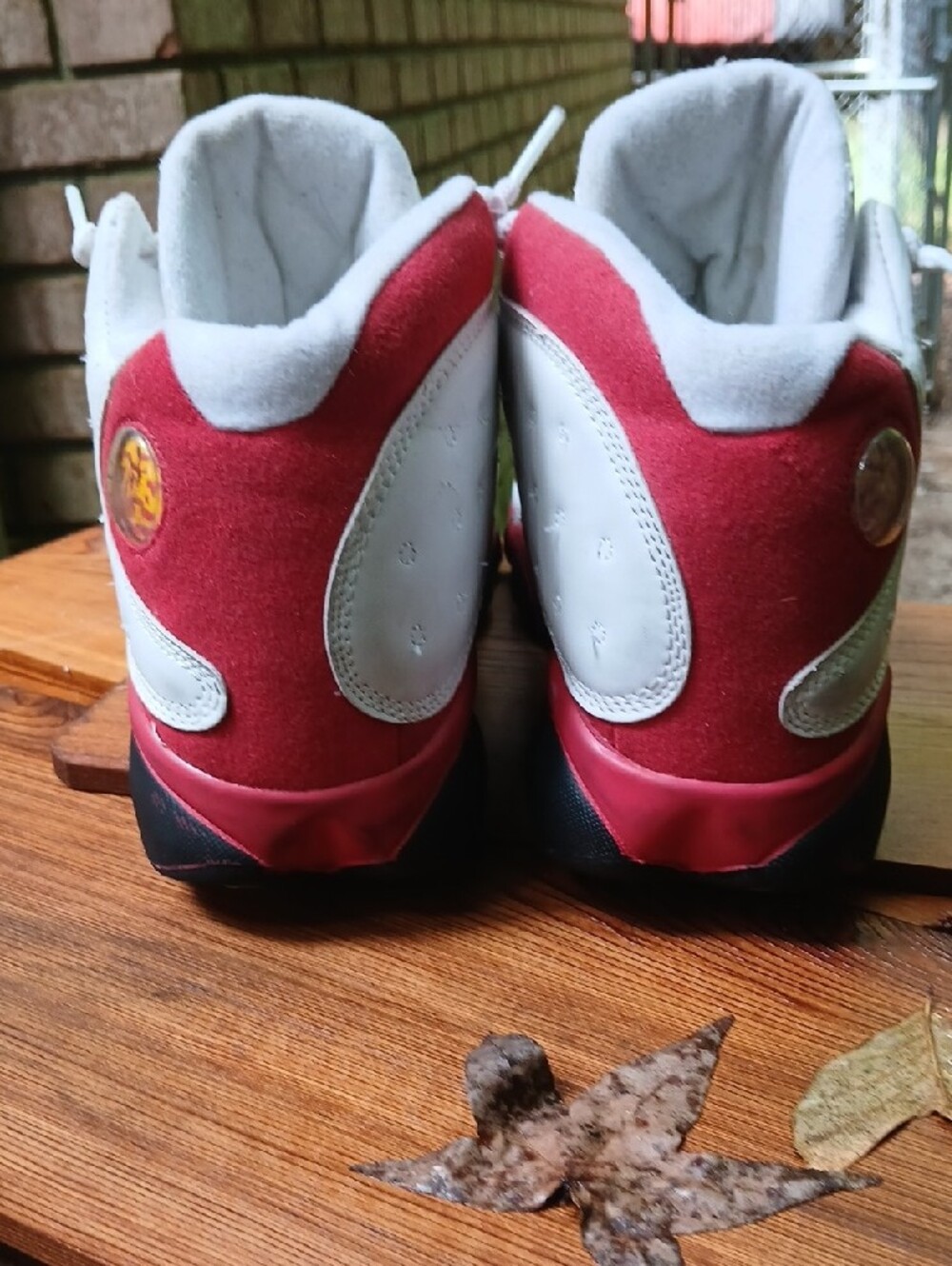 Jordan White Red Black Retro High-Top Sneakers,sz9.5 - Picture 5 of 9